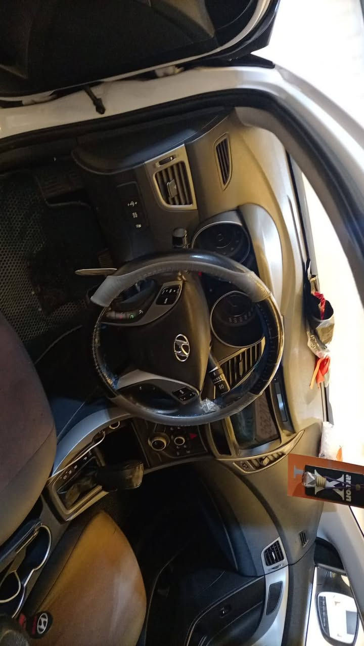 افانتي 2016 بلا صبغ مكينة 16 دوش سيارة جديدة السعر 125 وبيها مجال للاتصال *********** / ***********
