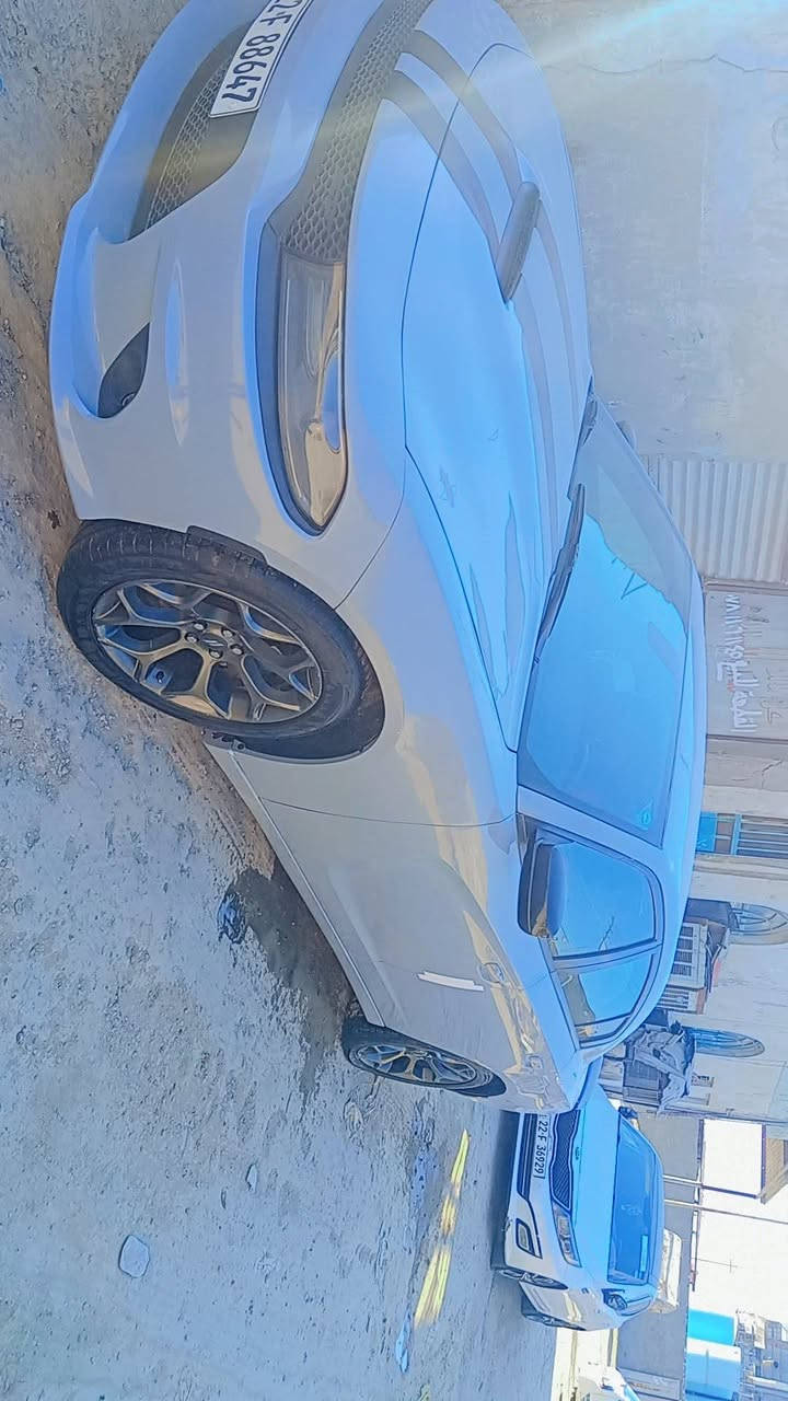 سلام عليكم جارجر موديل 2021 رقم أربيل بيه اربع قطع صبغ وبيه فخذه مبدلي اليسري *********** السعر 175 وبيه مجال قليل
