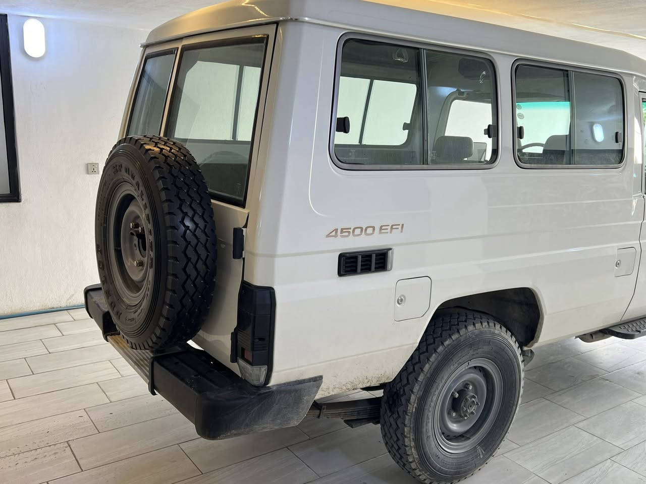 للبيع شاص ٢٠٠٣ جديد جديد ✅📦بال كارتون ماشي ٢٠٠ الف محرك كاز مبمونزل  تخم تاير دنلوب جديد جواهة قطرة صبغ مابي لا جمالي و لا معجون و ولا كلشي محرك لا صرف لا دخان لا بخار جديد لوكير شغال بشرط تبريد مركزي كشنات ورا موجود سيارة دينار مصرف مابي مكان كركوك 
***********
