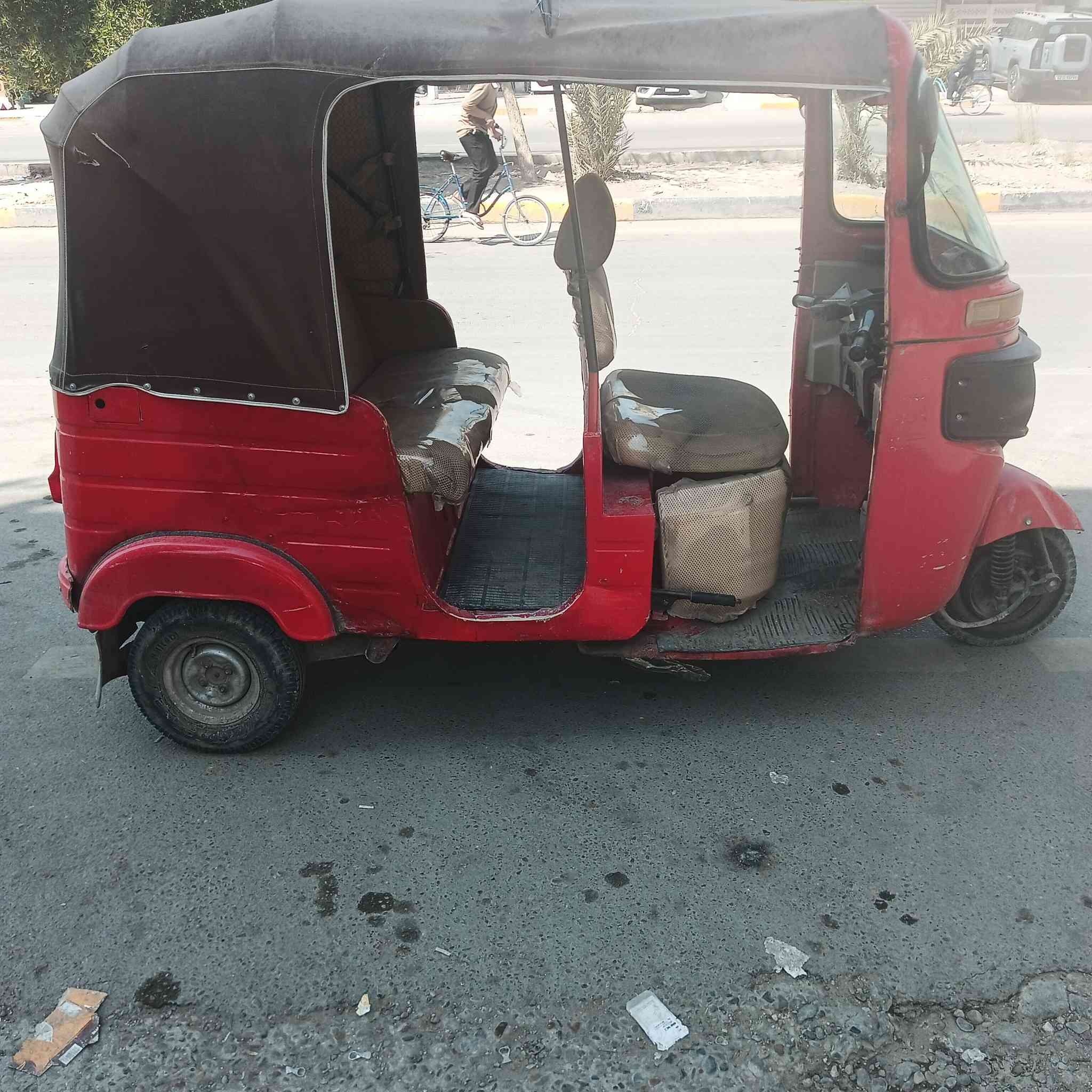 لبيع تكتك باجاج موديل 2016 دخول 17 مكينه 20ناعمه لاتنقيص ولاتبخير رقم وسنويه انكليزي تحويل ثاني يوم  السعر 3800بيها مجال قليل حك الجيه بغداد الحريه رقمي ***********
