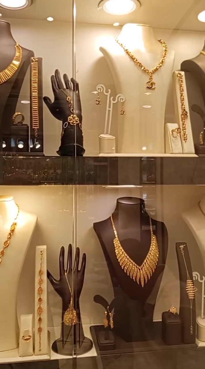 السلام عليكم 
يتوفر ذهب خليجي عيار  21حسب طلب الزبون نقدا وقسطإ
وايظا تتوفر خدمه توصيل لجميع مناطق بغداد والمحافضات مجانا للاستفسار  تفضلوو خاص ورجائا رجائا تعاملي مع نساء فقط رجال  ليدخلي خاص رجائا


**إذا كنت صاحب هذا الإعلان وتريد حذفه لأي سبب، رجاءا أرسل رسالة إلى الدعم الفني**
