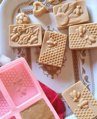 صابون معطر • ريحة الورد • ريحة الياسمين