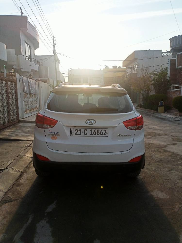 مودیل  2013 
مەکینەو گێری بەشەرت  ،  مەکینەی تازە  داگیراوە ، لێدراوێکی  پێشی  هەیە  بۆنیتی گۆڕاوە ، دەرگای سەکن و چاملخی دوای سایەق  بۆیاخە.
***********
*********** شمشمل, السليمانية
