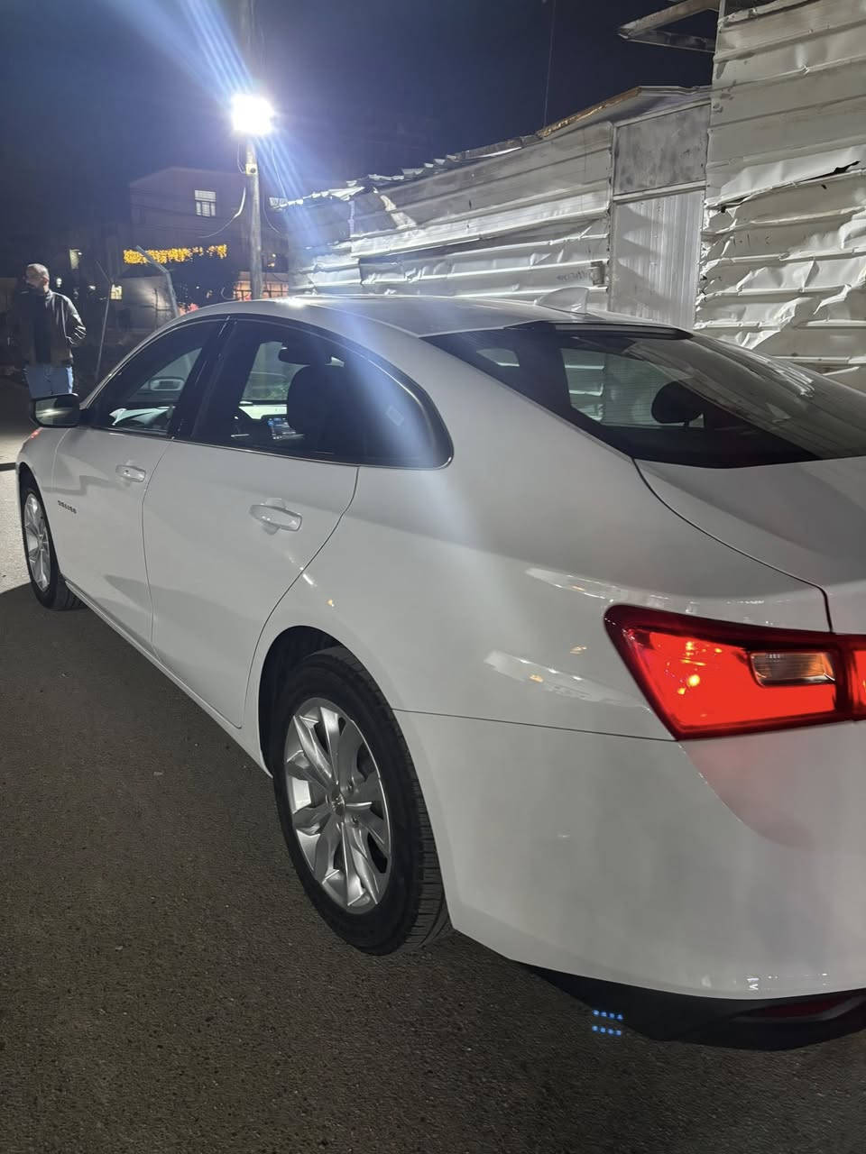 السلام عليكم
ماليبو 24 
وارد امريكي ابيض 
رقم سليمانيه بسمي 
الحادث بابين جهت اليمنه وحده تبديل اصلي وحده صبغ 
بدون دواخل لا شاصي ولا لغود 
مواصفات LT 
بصمه تشغيل 
تشغيل عن بعد 
دخول ذكي 
بانوراما 
تدفئه كشنات 
كشن كهرباء 
سايد برك بصمه 
اتو هولد 
توقف ذكي (براك)
داداشو 
تحديد مسار 
رادارات 360 درجه 
حساسات 360 درجه 
كامره دواره 
شاشه كار بلي 
ماشيه 28 الف كيلو متر 
العنوان السيديه 
السعر 170 وبي مجال 
الرقم ***********
