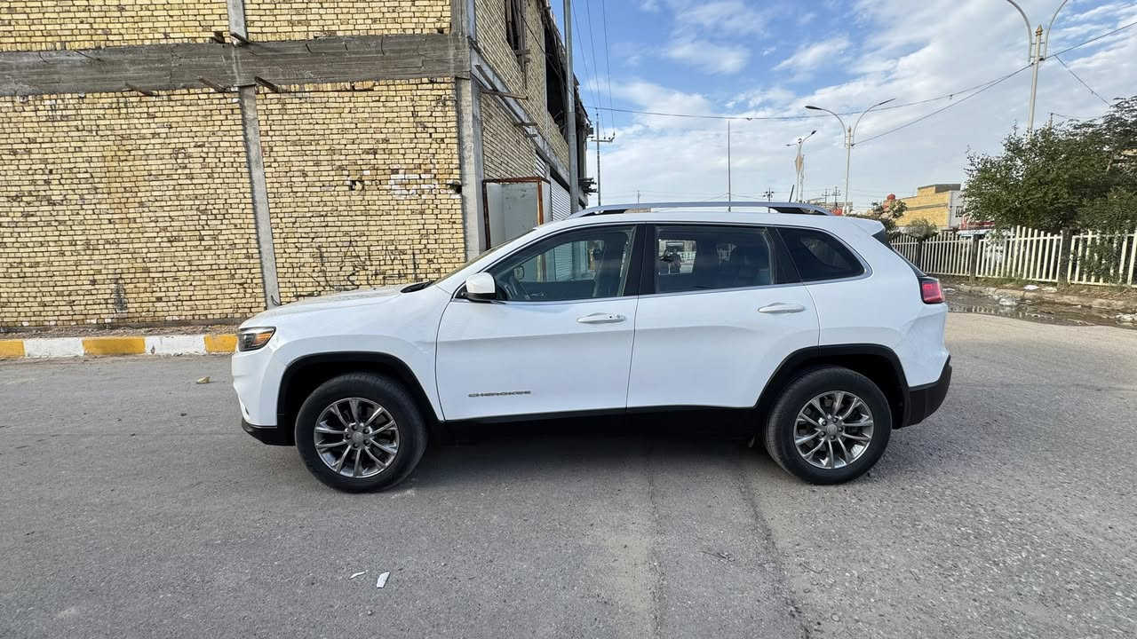 السلام عليكم جيب بزون 2019 امريكي  ذي قار بسمي تبديل بنيد وداير الخلفي صبغ سيارة فول موصفات  مكينة 2400 جاهزه لاخير السعر 125 مكاني ناصرية مركز ***********
