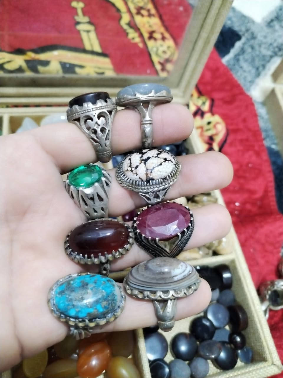 محابس زمرد شفة عقيق جزع جلد الحيه عقيق ابيض فيروز كلهن 300الف مكاني بغداد البياع


**إذا كنت صاحب هذا الإعلان وتريد حذفه لأي سبب، رجاءا أرسل رسالة إلى الدعم الفني**