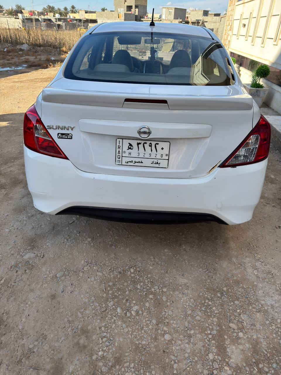 السلام عليكم 
نيسان صني هندي 2017 للبيع
بيها طخات جهة عكس السايق وبحافة الصندوق موضحة بالصور 
نقص حدادية صدر 
المكان بغداد الصابيات 
السياره باسمي سنوية منتهية 
السعر 92 وبيها مجال 
التواصل 
***********
