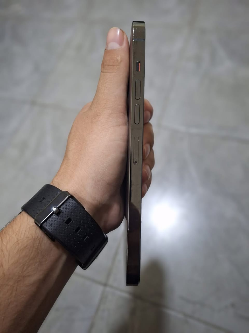 ايفون 13 برو ماكس ذاكرة 128 بطارية 79 بلادي فقط شاشة مبدل فيس إيدي شغال جهاز نضيف فقط بيع بدون مراوس سعر 395 قفل ***********
