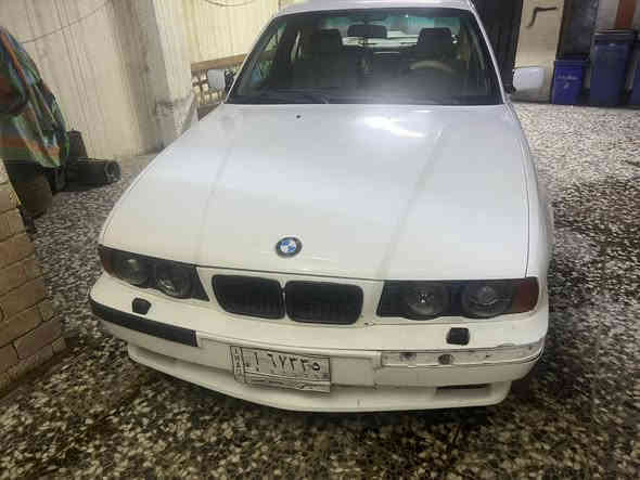 بي ام 525مسكر تك فانوس كير عادي نمره طويله غرفتها نضيفا صدر امامي نص عمر الخلفي نضيف تبريد خير من الله داخل الغرفه كهرباء ***********
