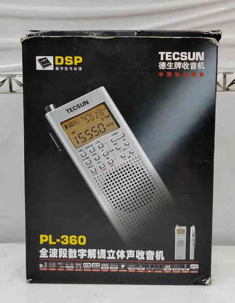 اكتشف عالم الموجات! 🌍
تغطية ترددات شاملة: 
يستقبل الموجات FM,,,MW,,,AM وSW (القصيرة) بوضوح استثنائي، بالإضافة إلى LW (الطويلة).
​تقنية DSP المتقدمة: يعتمد على شريحة معالجة الإشارة الرقمية (DSP)، مما يضمن حساسية عالية وانتقائية ممتازة لالتقاط المحطات البعيدة بضوضاء أقل.
​هوائي خارجي قابل للفصل: يأتي مع هوائي حثي ( هوائي MW/SW) لتعزيز استقبال الموجات المتوسطة والقصيرة،
وهوائي خارجي سلكي بطول 6 امتار (مرفق) لتحسين الأداء.
​وظائف إضافية مفيدة: يتضمن ساعة رقمية، منبه، مؤقت  ذاكرة تخزين المحطات تصل الى خزن 100 محطة
​الحالة: [ "بحالة جيدة جداً، مع جميع الملحقات الأصلية."]
​الملحقات المرفقة:
 [ سماعات أذن ، هوائي حثي ، هوائي خارجي ، كتلوك ."]
يعمل بطاريات قلم عدد 3
​السعر المطلوب: مراسلة الخاص 
​للتواصل والاستفسار (واتساب): [***********]
توصيل داخل العراق فقط 
​#Tecsun #PL360 #راديو #موجات_قصيرة #SW #FM #AM #للبيع #هواة_الراديو #تخييم #سفر
