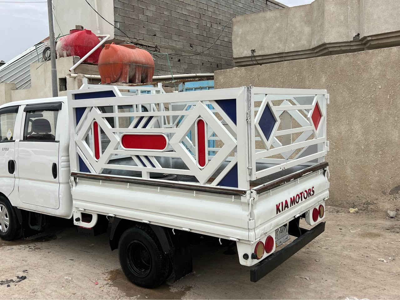 السلام عليكم للبيع كيه 2013رقم بصره تحويل ثاني يوم كفاله ضربه وصبغ سياره جاهزه مكينه كير حداده تخم تاير كله جديد شاصي مكفول رقم شاصي واضح العنوان البصره ***********
السعر 86وبيه مجال قليل
