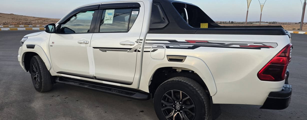 سلام عليكم بيكم جي ار موديل22  سعودي مكفوله كفاله عامه السياره جديده بمعنه الكلمه  وكاله بسمي السياره كارتون ماشيه 65 الف السعر 392 وبيه مجال مكاني الفلوجه 
***********
