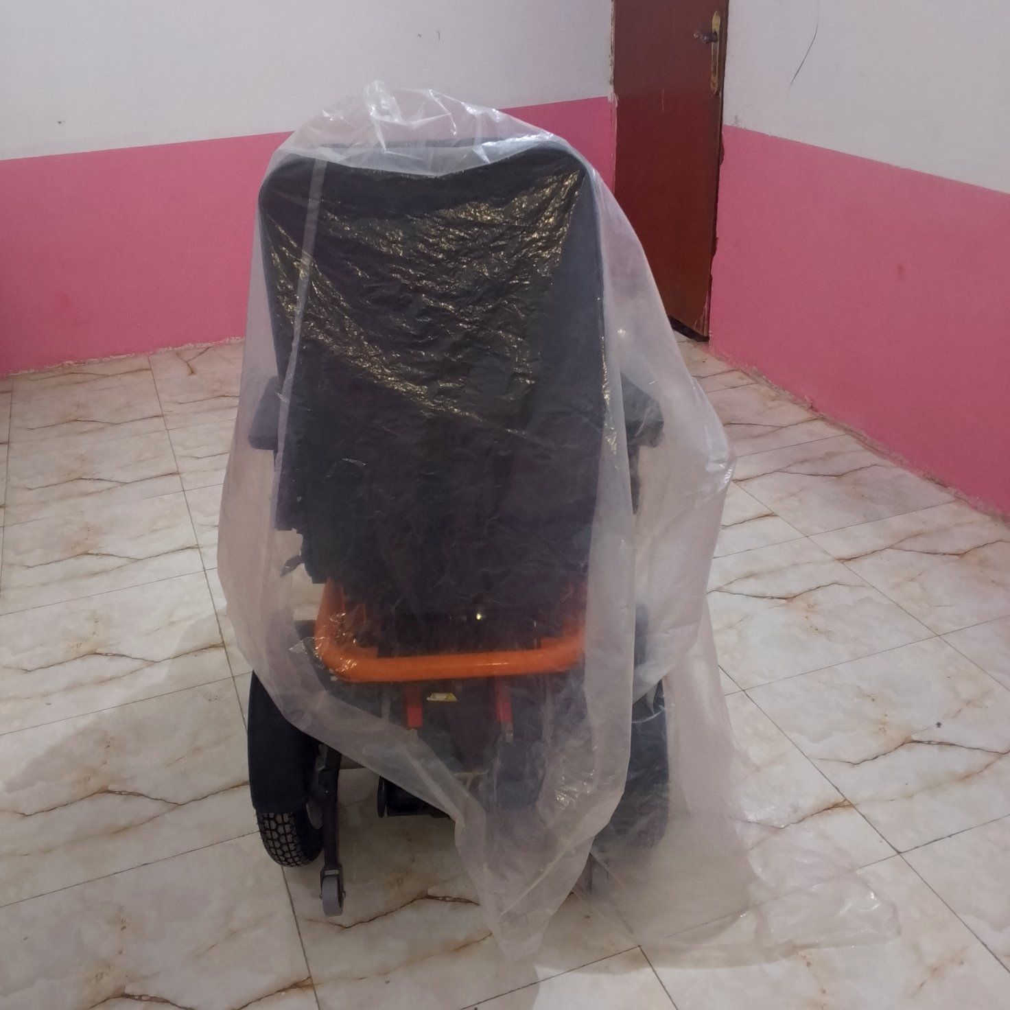 سلام عليكم عدي كرسي كهربائي جديد بالكرتون حجم الكبير 56 مآل شركة صارليه سبوع من جاني سعره 500 بيه مجال انه مكلف بالنشر شراي يتصل على الرقم ***********فقط العنوان قضاء الشطرة الناصرية
