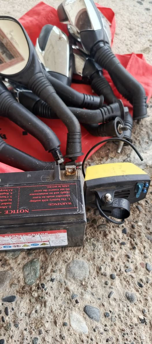 للبيع شلع 30 الف قفلو 

اربع زوج مرايه وفلاش وباتري 

كلهم نوعيه أصليه اي استفسار اتصل على الرقم 

***********
