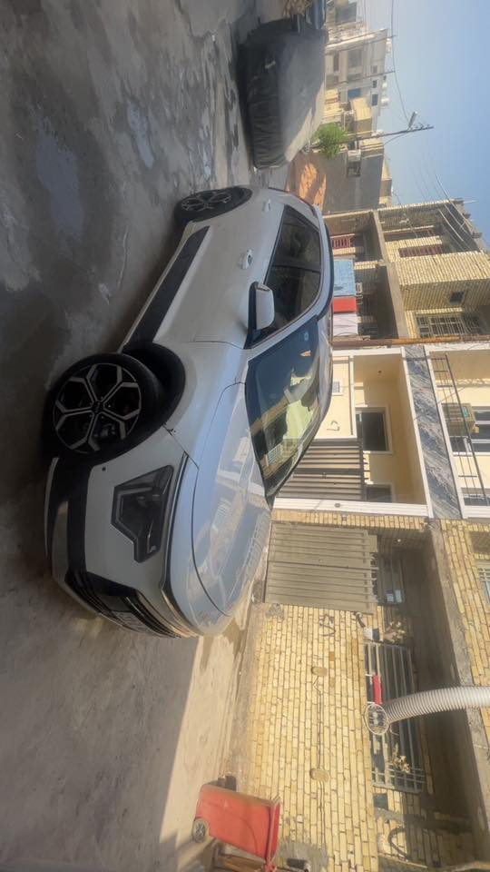 ❗️يالله   السلام عليكم ❗️
للبيع:

كيا نيرو هايبرد موديل 2024 

ماشيه 45000 قابل للزيادة 

هايبرد 

لون ابيض 

اضائه LED داخليه تتغير مع مودات القيادة

هاند بريك كهربائي 

مسند وسطي 

مساحات تخزين 

وحاملات اكواب

رادارات 

مثبت سرعه تفاعلي 

مانع تصادم 

حساسات 360

نقاط عمياء 

نظام المحافظه على المسار 

التحذير عند الخروج من المسار 

تحذير ستيرن عند الخطر (هزاز)

شاشه 

تدعم ابل كاربلاي 

واندرويد اوتو

منافذ شحن تايب سي في الكراسي الخلفيه 

كراسي جلد تدفة تبريد 

انظمه قياده

السياره كلش حلوه وناعمه جديده 

حادثها جداً بسيط   بارد فقط الجاملغ الامامي صفحة السايق والباب❗️

رقم بغداد تحويل ثاني يوم 

مكان السياره بغداد ***********

السعر155
