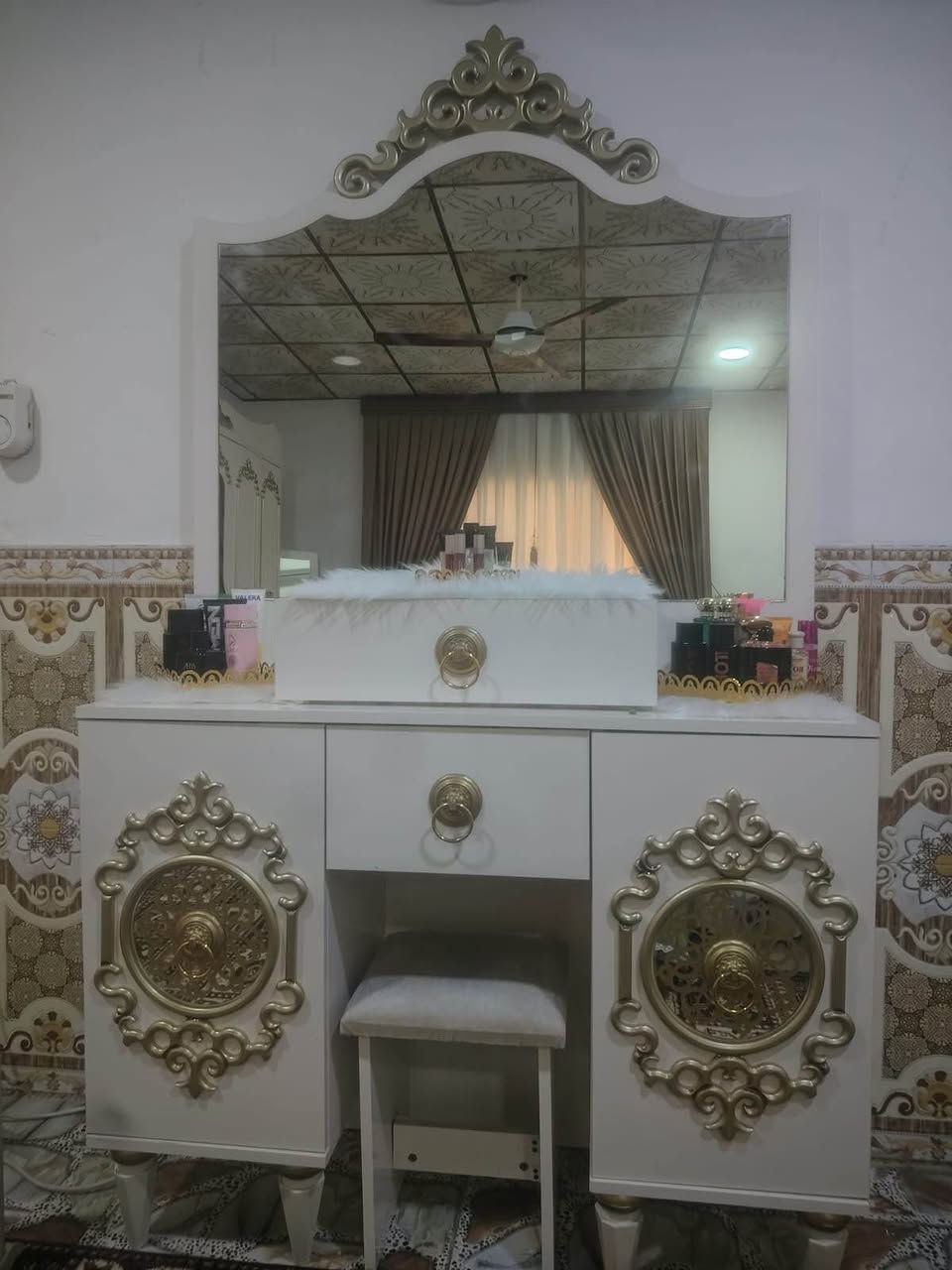 غرفة نوم 7 قطع تركي 
رقم الهاتف واتساب 
0751 759 1611 موصل, نينوى
