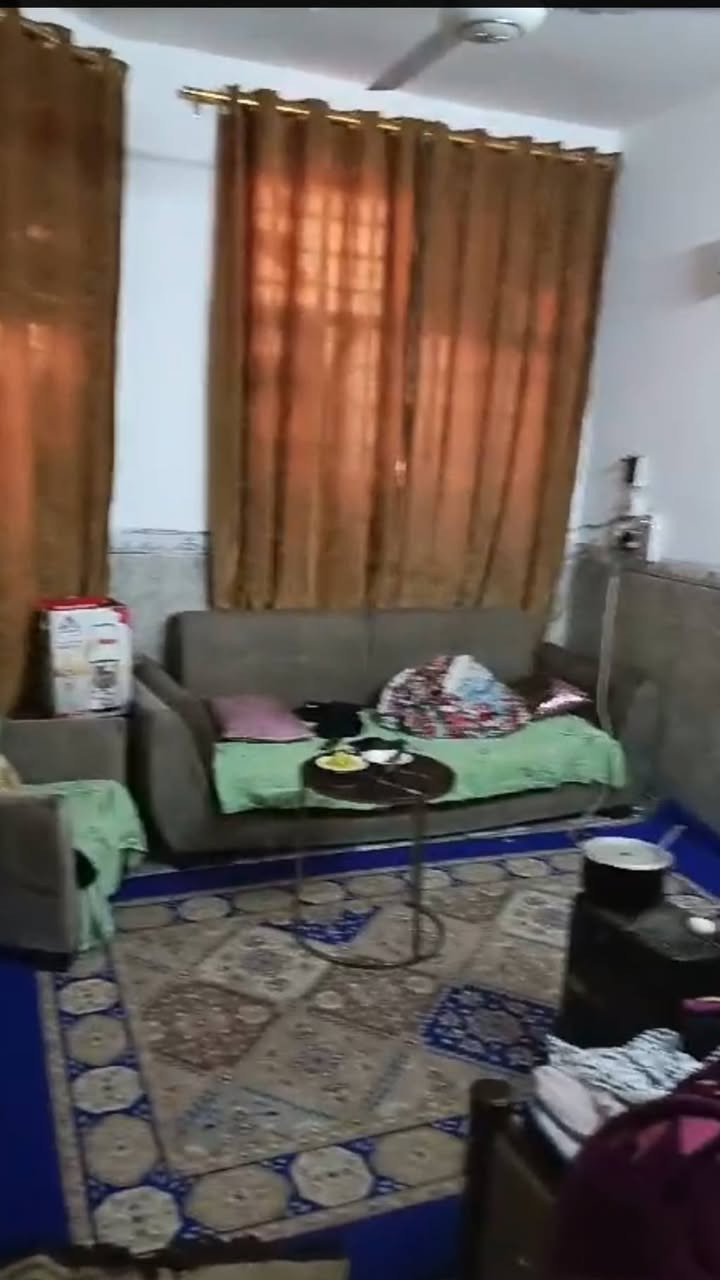 بيت للبيع مساحه الكليه  140 متر العنوان الدورة زراعي شارع 60 قريب علـّۓ  شارع الصحه 
البيت عباره عن طابق ونص
2 غرف نوم
حمام طابق الأول وحمام بالطابق الثاني
هول استقبال
خدمات
حديقه 40 متر
ارضيات جدران كامل
هول بالطابق الأول وهول بالطابق الثاني
البيت شارع 10 متر
كهرباء مي مجاري كامل
طابو صرف زراعي سند 25 ملك صرف
مجاور السكني شارع 10
للأستفسار اتصال او واتساب علـّۓ  الرقم
*********** بغداد, العراق
