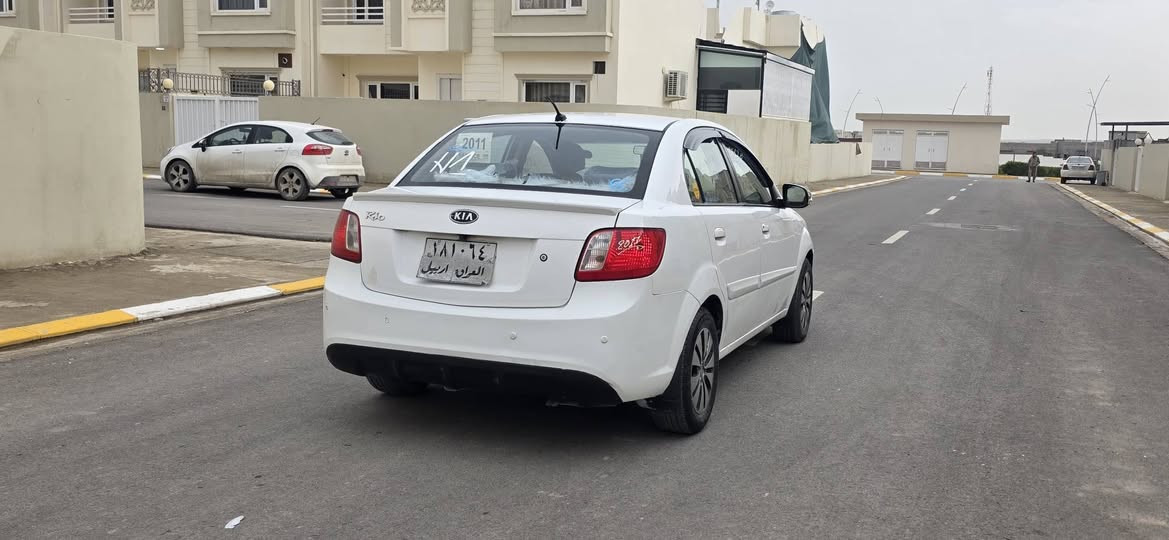 كيا ريو 2011 خليجي
السياره جاهزة من كلشي

كير توماتيك جوم كهرب مري كهرب 

اشاير بل مري تايرات جدد ويلكب خليجي اصلي 

صدر امام خلفي جديد 

وما ناقصها شي السياره متعوب عليها دشبولها ملوبه ما بي مشتغله كلها طافيها جاهزه من كلشي 

بيها باب السايق مصبوغ والجاملغ الخلفي والباقي كفاله 

السعر 98 وبيها مجال شي بسيط تريد وكاله تريد تحويل

مكاني موصل مجمع عين العراق .

***********
