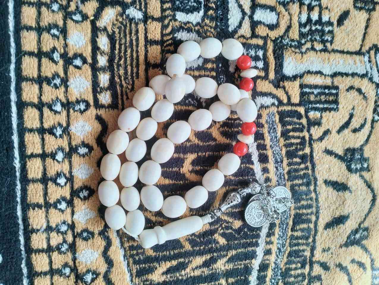 عظم عاج قديم طمغه وذهب الرجال كهرب عطش
‏‪0783 292 8421‬‏
بي واتساب
