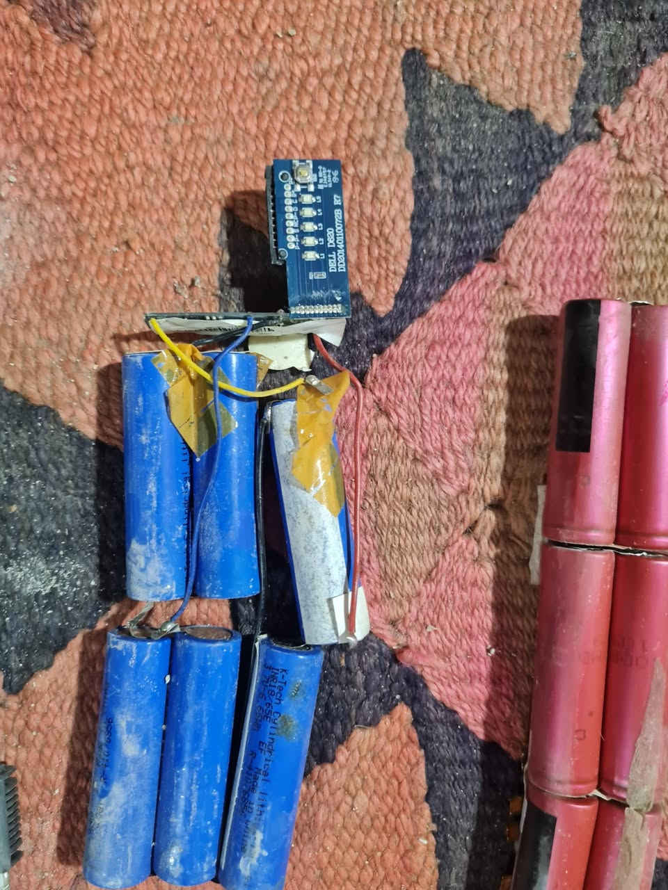 للبيع مكاني كربلاء نظيفات وشغالات مستعمل نظيف ٣.٧ فولت وتيار عالي


**إذا كنت صاحب هذا الإعلان وتريد حذفه لأي سبب، رجاءا أرسل رسالة إلى الدعم الفني**
