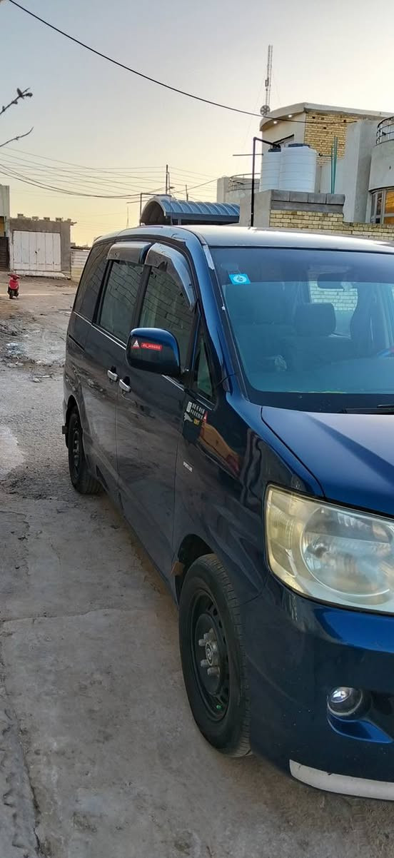 السلام عليكم 
تيوتة نها 
مديل 2002 اصل
السيارة مكينة وكير جدد 2000
السنوية 2026 تنتهي بعد 7 اشهر السيارة بسمي 
رقم جديد 
تبريد شغال 3 قطع
السيارة مصبوغة اثر شخوط فقط لا ضربة ولا تبديل 
مكفولة كص ونقل 
منضومت زينون عالي وناصي كلش قوي 
تخم تاير جديد 
انارة داخلية على طول السيارة 
سماعات مضخم قوي 
هورن بوش 
السيارة VIP
السيارة حلوة وجديدة 
حدادية 100/80
مكاني البصرة ابو الخصيب 
رقم بليفوني ***********
السعر 100 وبيهة مجال او مراوس 5 راكب
