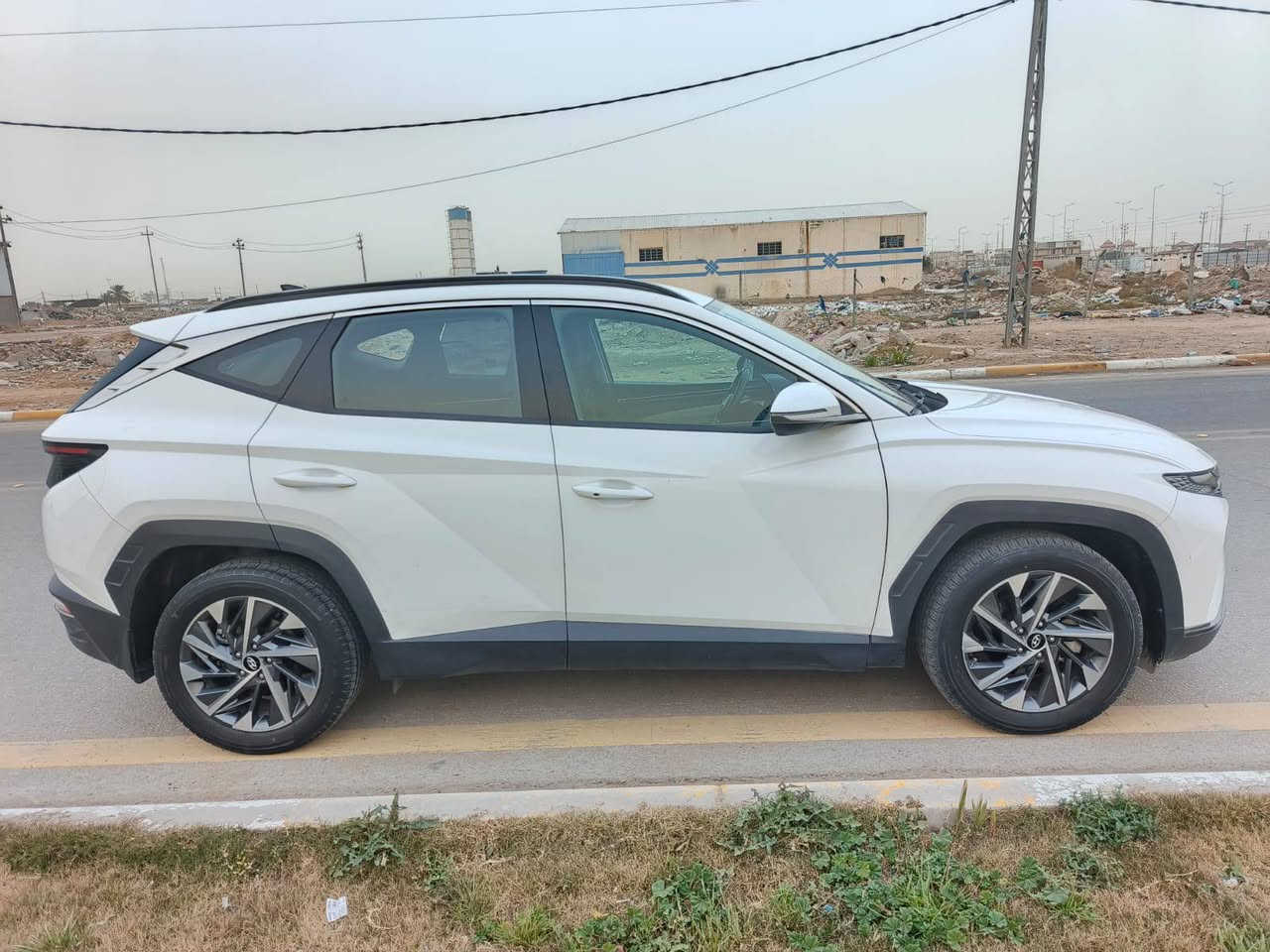 السلام عليكم سياره نوع توسان خليجي موديل 2022فول موصفات  حساسات كامره جبيره تحكم جهتين شاشه جبيره دوره  برده خلفيه ابلادي السياره جديده كفاله عامه من كلشي كير مكينه حداديه تبريد كشنات كهربائي جهتين مري شفط السياره جديده لاصبغ ولاضربه ولا تبديل تحويل ثانيوم العنوان كربلاء السعر 213 العنوان كربلاء رقم الهاتف ***********
