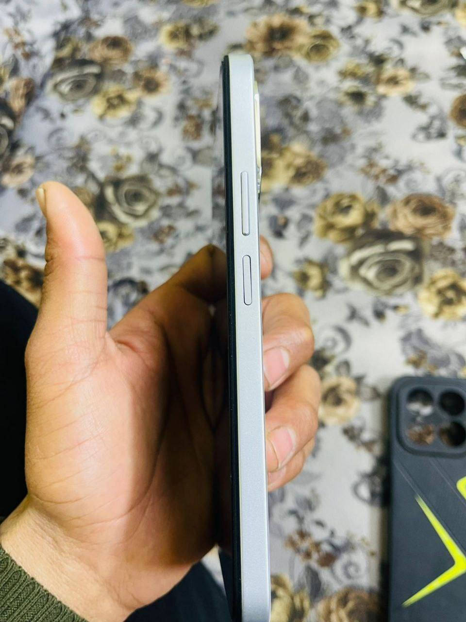 سلام عليكم 
جهاز هونرx6c
ذاكره 128
رام6+6
شاشه 120 هيرتز
بطاريه 5300
معالج هيلوجي جي 81التره
شحن سريع 35 واط
جهاز مستخدم 40يوم تقريبن
سعر 150 بي مجال


**إذا كنت صاحب هذا الإعلان وتريد حذفه لأي سبب، رجاءا أرسل رسالة إلى الدعم الفني**