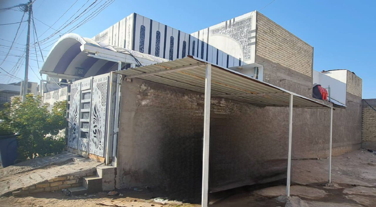 بيت للبيع ٢٠٠ متر بحي النداء شارع المجمعات
‏‪***********‬‏
