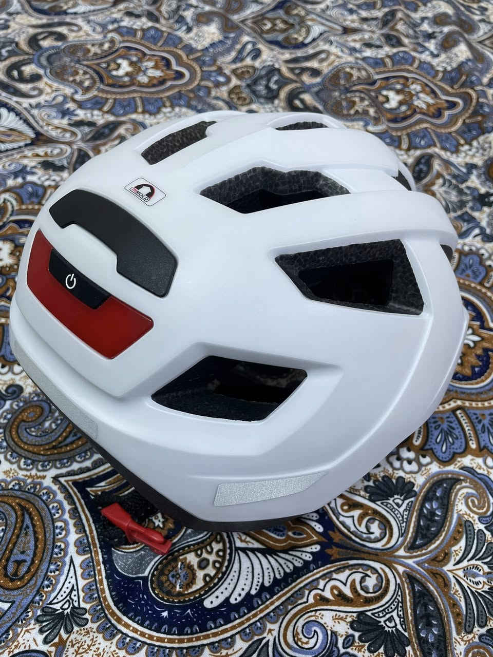 خوذة للبيع
ماركة crivit قياسها 54-59 M/S مع اضاءة Led 
السعر 12 الف المكان بغداد .


**إذا كنت صاحب هذا الإعلان وتريد حذفه لأي سبب، رجاءا أرسل رسالة إلى الدعم الفني**