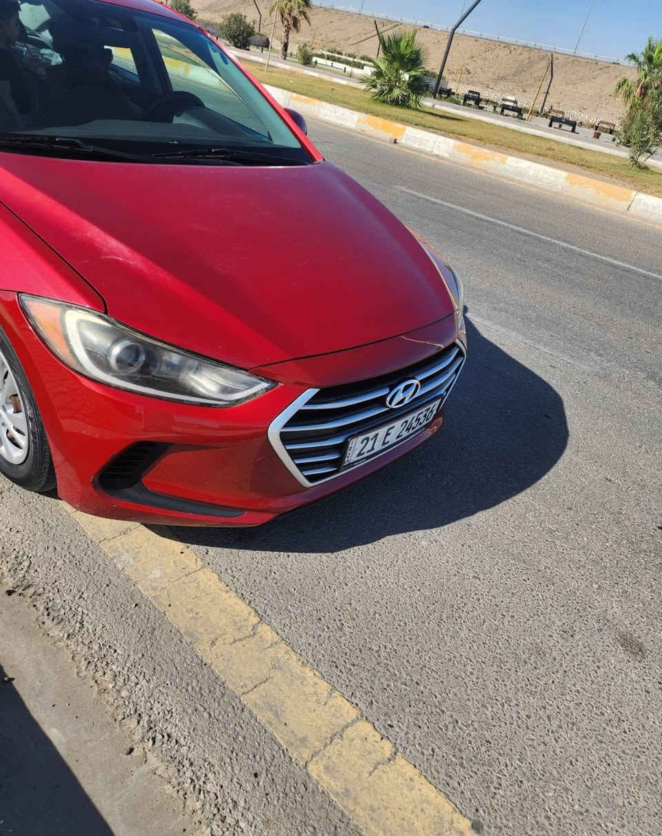 النترا 2017 وارد امريكي
ماشية 76000 ميل

السيارة نظيفة ومسويلها ادامة كاملة  
1/تخم مجاول
2/تخم بلكات
3/دسكات امامي وبنزات خلفية
4/فيتم وكلاص بانزين جديد
5/حساس vvt جديد
6/تخم تايرات لوفن

السيارة صار بيها رجة بتنمير بسبب انو دهن الكير ماتبدل وعبرت 100 ألف 
وتم تبديل تورباين عند الشركة الهندسية قبل ٣ اشهر

ملاحظة مهمة/ ديطلع صوت عندي قبل كم يوم من امشي على سرعات عالية واضغط قوي ع السكليتر فحصت يم اكثر من فيتر كلولي تورباين بدلته وفحصت الفلاوين مال محرك سليم 
المهم صوت خف بنسبة 80% الفيتر كلي هوة يروح لان مبدل تورباين جديد هاي ملاحظة مهمة حتى الي حاب يجنيها يعرف

الكير سليم المحرك سليم تم فحصه✔️ 

ملاحظات كشر السيارة
تقرير امريكا 
حادث امامي دعامة وجزء من البنيد
ضربة خفيفة في الدعامة الخلفي

في العراق شخوط في الباب الخلفي

السيارة مابيها نقص ومداريها ع الاخير 

سعر السيارة 118 ورقة 

رقم الهاتف 
***********
مكان السيارة / الفلوجة
