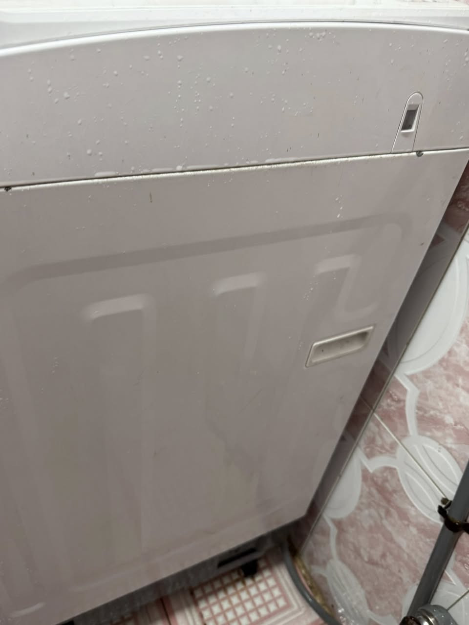 سلام عليكم غساله اوتماتيك شغاله مابيه شي حجم 13 كيلو نوع الحافظ سعره 120الف بيه مجال***********
