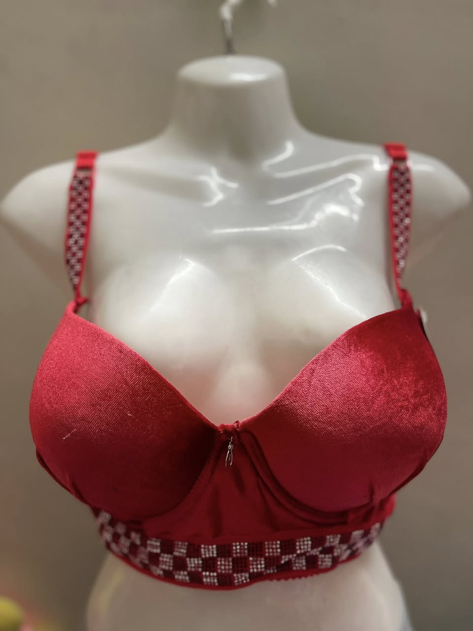 حمالات قياسات من 40
حد قياسات خاصة. 
ماركة اصلي واسعار مناسبة.


**إذا كنت صاحب هذا الإعلان وتريد حذفه لأي سبب، رجاءا أرسل رسالة إلى الدعم الفني**