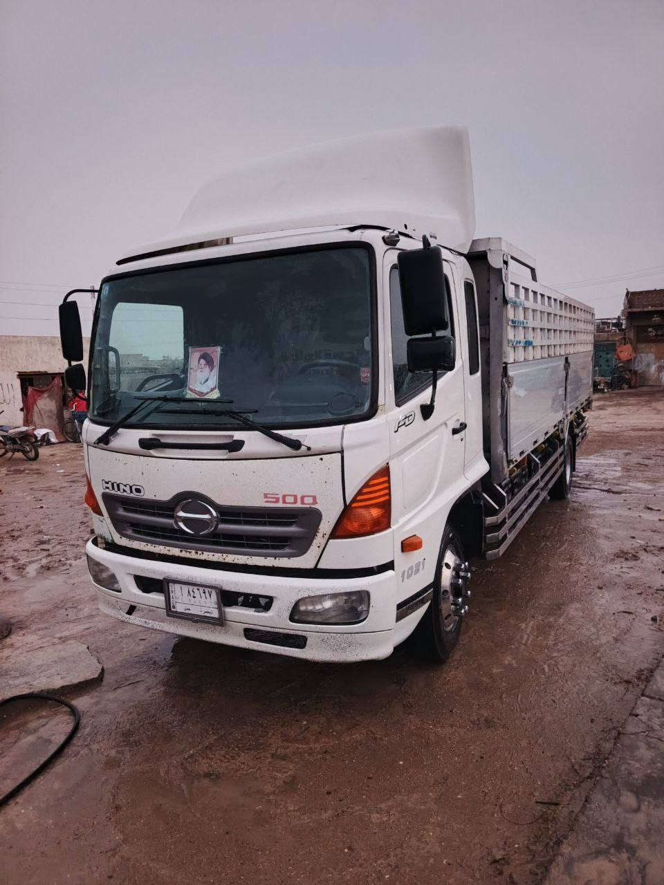 سلام عليكم هينو شيطان فحل 8 برغي للبيع سياره جاهزه للعمل موديل 2004 اصل سياره تخم  تاير جديد صفاح 70 ابوالحاسبه السياره سوبر  سته وربع سياره بسم راعيه نفسه علمن اني مكلف بالنشر رجأ لحد يراسل هاذه رقم صاحب السياره 
‏‪0771 102 7356‬‏
