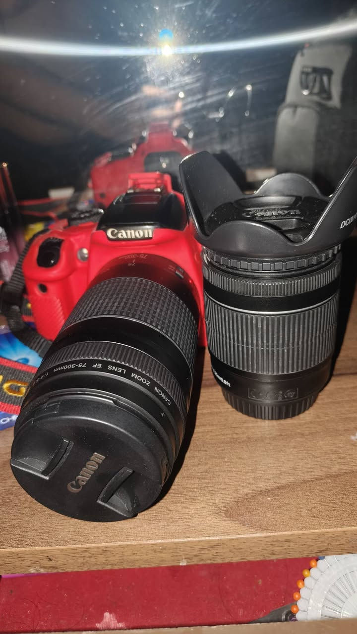 كامرا D700
وياها عدسات ثنين
جنطه 
بطاريت عدد٢
كامرا استعمال قليل كلش
٧٠٠ الف وبيه مجال


**إذا كنت صاحب هذا الإعلان وتريد حذفه لأي سبب، رجاءا أرسل رسالة إلى الدعم الفني**