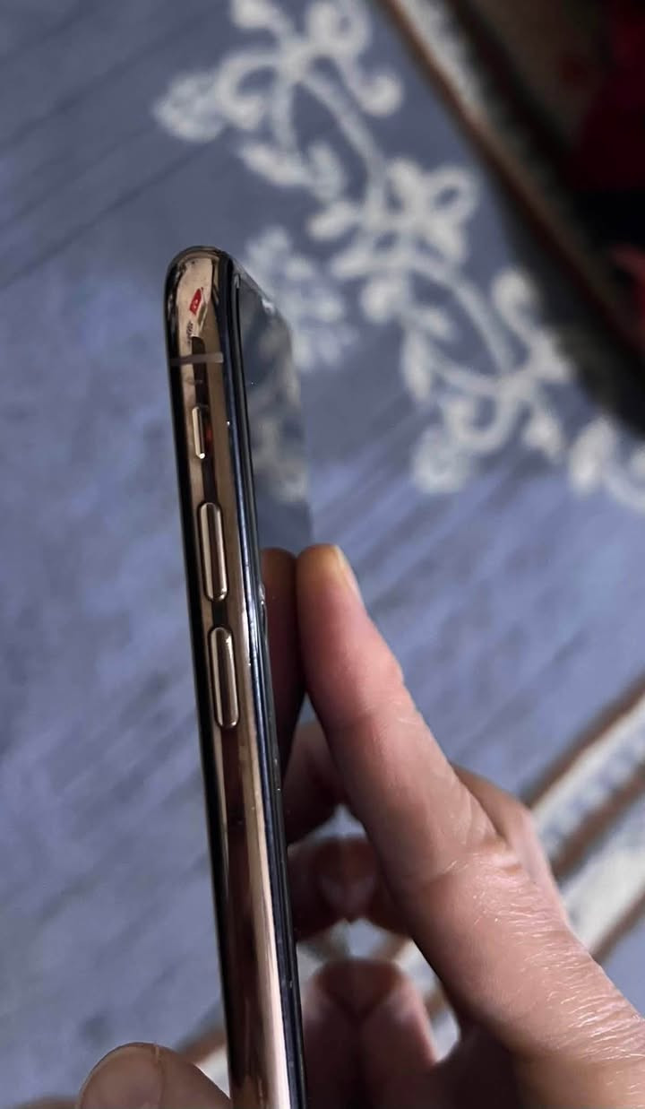 السلام عليكم 
ايفون   Xs max جهاز نضيف ومامفتوح كله شغال مابي اي شيء  المكان كوفه 
***********
