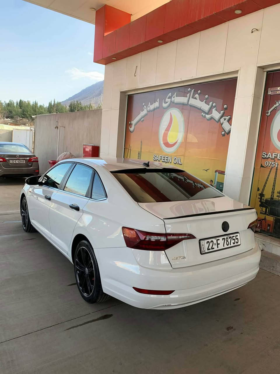 جيتا ٢٠٢٠ مواسه فات (س) سه ياره كه ٣ پارچه ى پيشى سبوغه گير و مه كينه و كاره باى به شه رت 
نرخى ١٣٥ 
ژ.م: ***********
0750 7058097 أربيل, العراق
