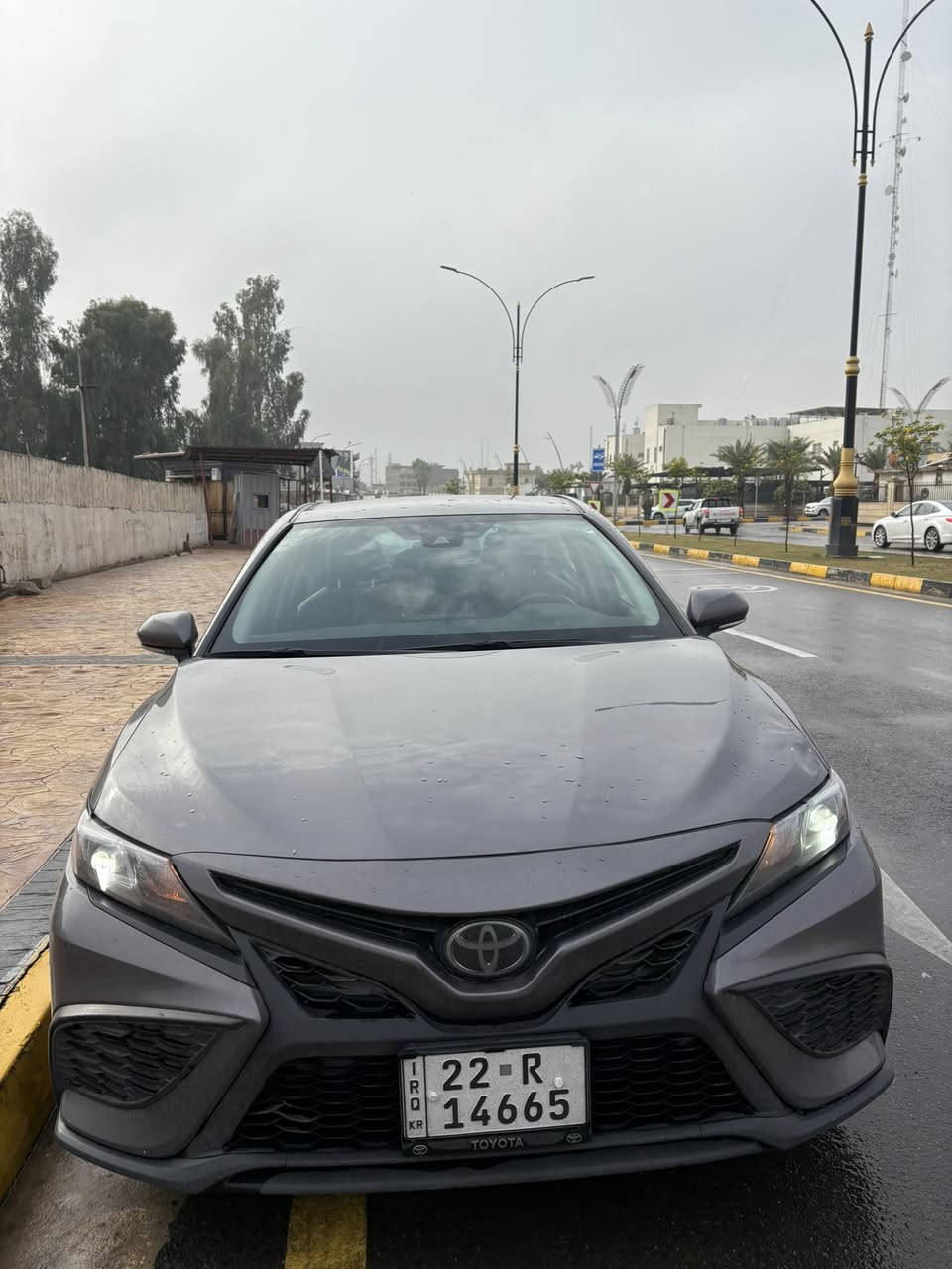 camry 2023 ♠️
وارد امريكي Se▪️ بانزين فقط 
ضرر قطعة واحدة  فقط (جاملخ )▪️
 حافة البنيد   مثل ما موضح بلصور  نفس ما وصلت من امريكا ▪️بدون صبغ ولا تعديل ▪️
ماشية 36 mi▪️
ايرباكاتها كلها سليمة ▪️
تحويل مباشر ▪️
رقم اربيل ▪️
مكانها موصل ▪️
سعر المطلوب 235 وبيها مجال ▪️
للتواصل ***********
