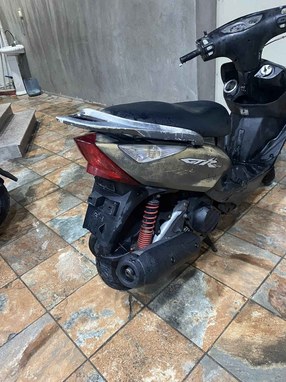 ماكس ثعلب ١٤٠ دراجه حلوه وكاعده دوشمه كشن جديد وزوج تايرات جدد وكابريتر جديده شديتلها كهربائيات كامله سلف هندر نكره بكل وقت كامله بس عوزه ترتيب كلج امامي يرادله خرز شويه تعبانه تريد تبقيها تريد تسويها معليها شي مكاني دوره سعرها مناسب ٤٥٠ بيها مجال رقمي *********** متواجد واتساب او تصال
