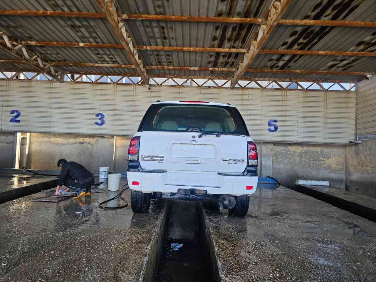 السلام عليكم 
سيارة بلايزر موديل ٢٠٠٥ مال مزادات الداخلية السيارة كدامكم  نظيفة تبريد حدادية مكفول وجديدة بالاضافة الى شاشة
 سيارة محورة محرك وكير ملكة مكان السيارة نجف
للاستفسار اكثر ***********
***********
