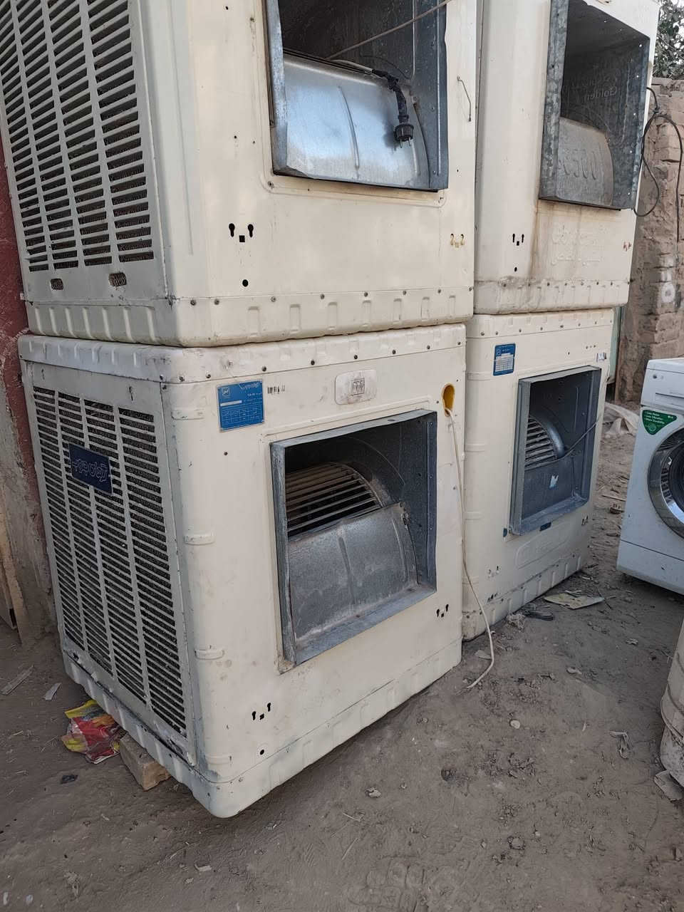 الموقع بابل الحمزة الغربي حي العسكري مجمع عباس برهي 

الاتصال على الرقم واتساب ***********
