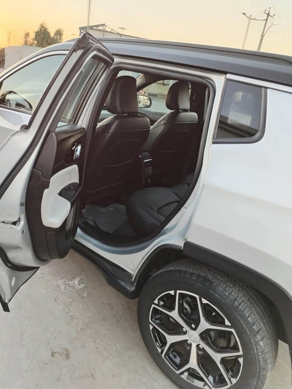 جيب كمباس موديل ٢٠٢٤ سياره فول مواصفات كفاله عامه ستفسار *********** واتساب
