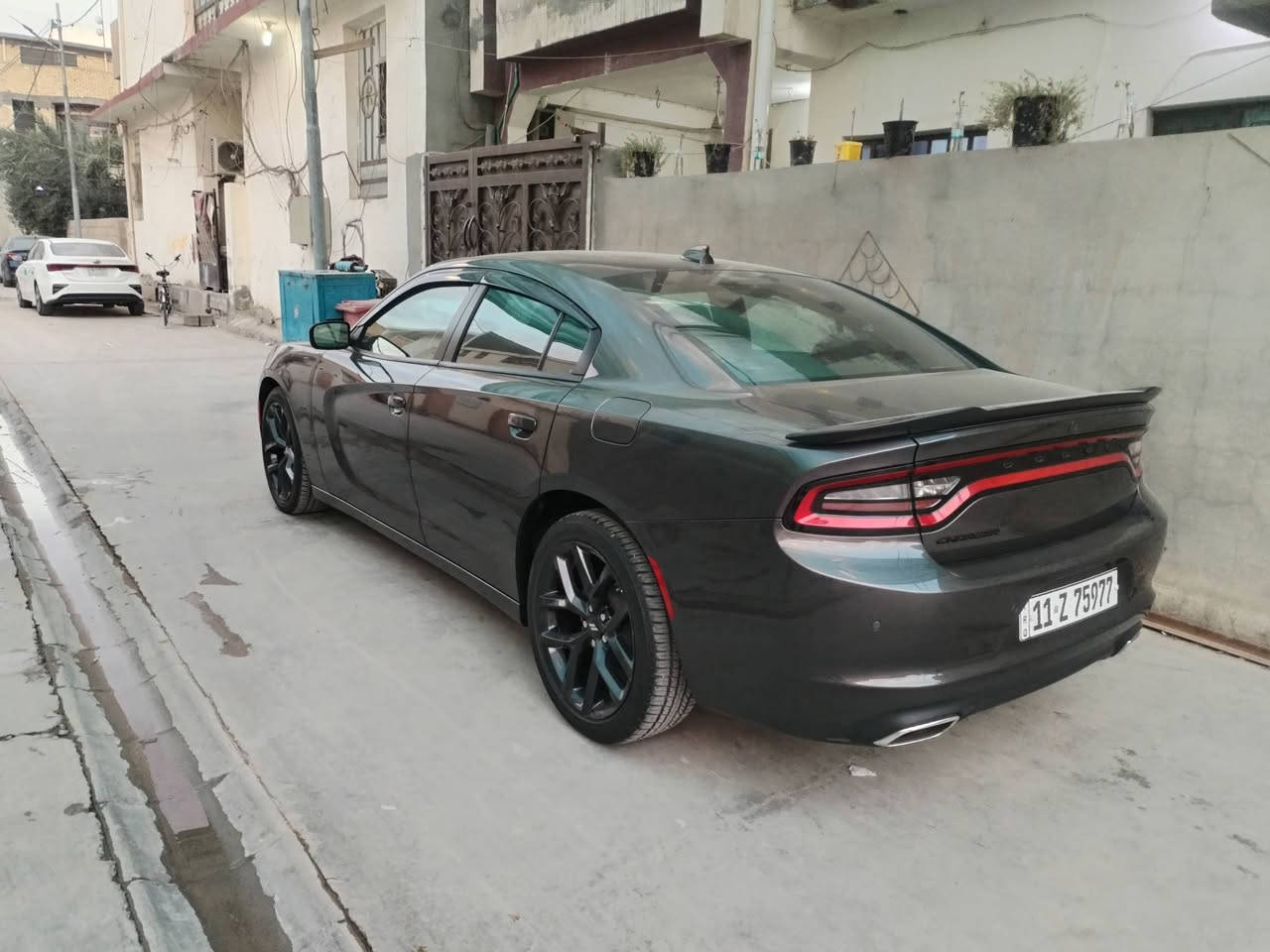 جارجر SXT  بلاص فول مواصفات كلين تايتل ما عده PDR بل  جاملغ امامي دعاميه نفس الون فقط مكفوله كفاله عامه موديل 2023 ماشيه 10 الف كيلو سعرها 275 وبيها مجال حك الجيه رقم الهاتف *********** رقم بغداد بسمي    بالعافيه على الياخذها سياره مال بيت مرواس حسب القناعه
