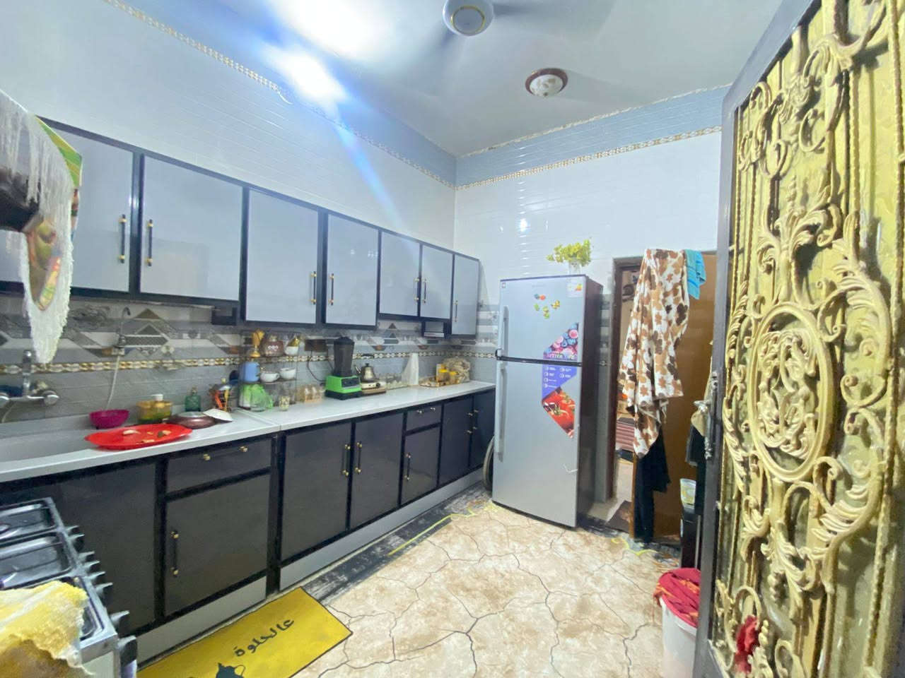 السلام عليكم ورحمه الله وبركاته بيت للبيع مساحه 100 البيت يحتوي على طابقين الطابق الاول استقبال ومطبخ وغرفه وهول وصحيات الطابق الثاني هول وغرفه وصحيات البيت زراعي اسهم السعر 140 وبي مجال الاتصال على الرقم ***********
