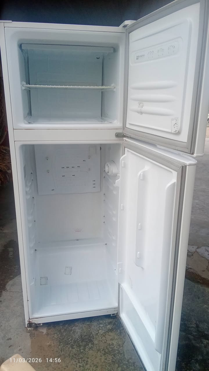 السلام عليكم ثلاجه مستعمله ماطورة محترك للبيع ب80 وبيه مجال بصيط ثلاجه جديده بس عيبه  الماطور الاتصال ***********
