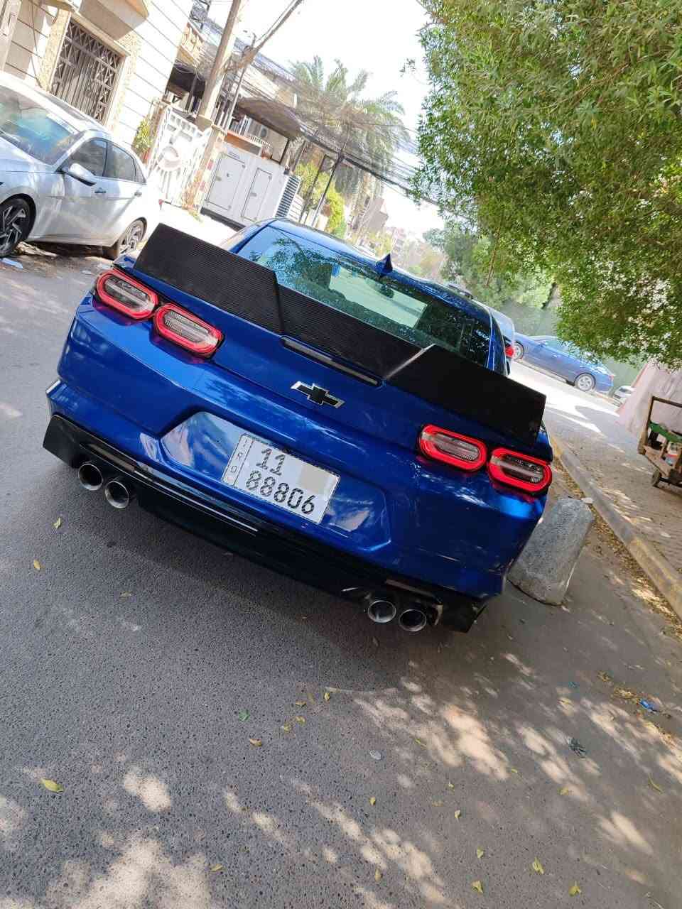 السلام عليكم 
كمارو موديل ٢٣ 
٨ سلندر 6200
رقم بغداد مميز باسمي تحويل مباشر 
مكان السيارة بغداد 
بدون حادث السيارة سرقة مكينة وكير وبنيد وجاملغ وصندوك وجايبلها كصة نفس الموديل وشديت الكير ١٠ نمر 
***********  السعر ٢٥٥ وبيها مجال للشراي ترهم مراوس
