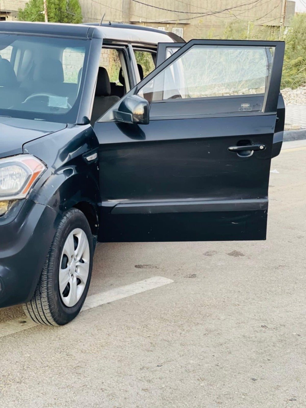 السلام عليكم
سياره صول موديل 2012 
مكينه GDI
لون اسود 
استعمال نسائي
كير مكينه تبريد شاصي مكفولات 
تخم تاير جديد 
تبريد شغال
ماشيه 141 
ارقام جديد مو نفس الي بصور  
للمعلومات او ستفسار شراي 
*********** واتساب
السعر 90 وبيها مجال

