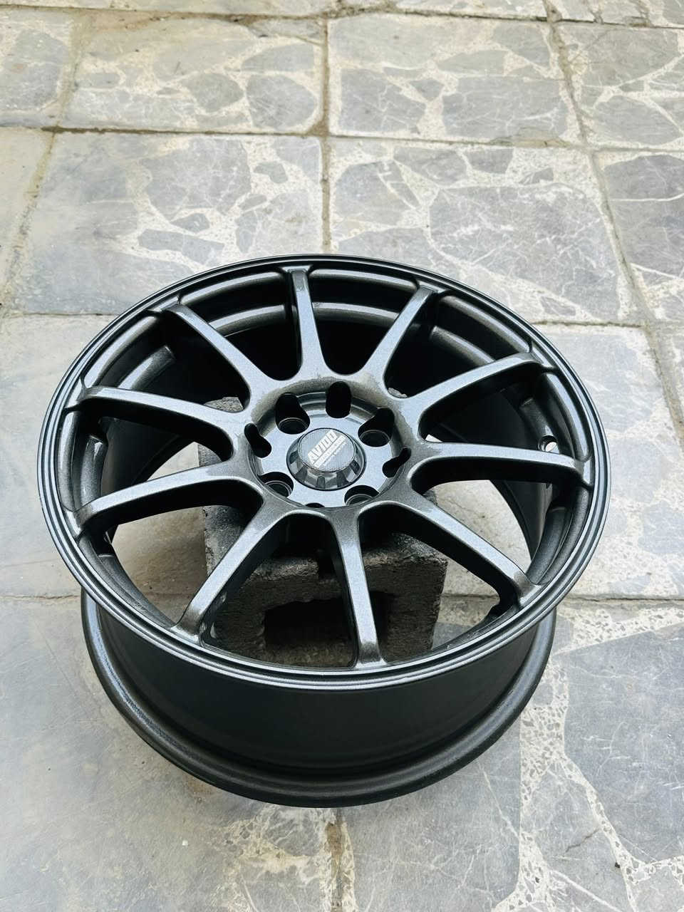 السلام عليكم
تخم ادفان قياس 16 اربع براغي جوكر عرض 7 انج 
سعر 325 الف 
بغداد مجمع مشن تقاطع زيوت معرض الصفار يتوفر توصيل 
للاستفسار واتس اب ***********
