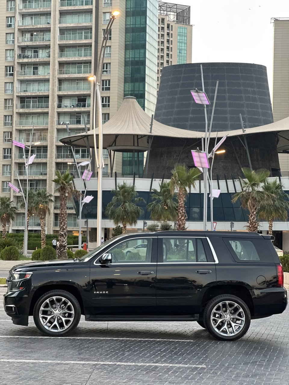 تاهو 2017 فوول مواصفات خليجي وكالة المنصور 
🛑السعر 308$ وماكو هيج سعر بكل السوك
سلايد
4X4
ثلاجة
شاشة بالسقف
محرك ٥٣٠٠ المرغوب
كشن خزن ميموري 
صندوق كهربائي 
شاشة كبيرة مع قاصة 
تشغيل عن بعد 
كشنات كهربائية 
رادارات 
ويل ٢٢ 
تحكم ستيرن فول 
حساسات امامي خلفي
نظام تحذير اصطدام 
نظام تنبيه عند خروج من المسار 
حاجب زنون 
داتاشو تحذير
٧ راكب 
نظام زنون اصلي 
كروس سرعة 
حساسات جانبية 
نظام سير على المسار 
السيارة رقم اربيل الجديد بأسمي
السيارة بيها جاملغ امامي جهة السكن صبغ وباب السكن مبدل بلادي بدون صبغ
ماشية ١٠٨ الف
السيارة بأسمي بشرط تحويل او الوكالة 
هزة و فحص وسنوية جديد 
مكان السيارة اربيل
***********
