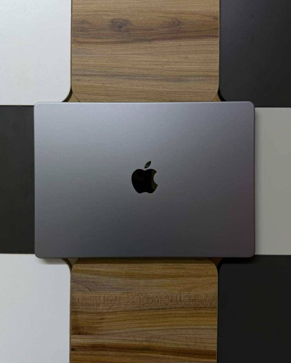 💻Macbook pro ⚫M3 2023⚫
◼️512 Gb Hard
◼️8 Gb Ram
10 core Gpu
8 core CPU
🔳Space gray color
👍Clean 100 %
🎁Box included
🚛We deliver to all iraq
For more informations call *********** or by messenger
