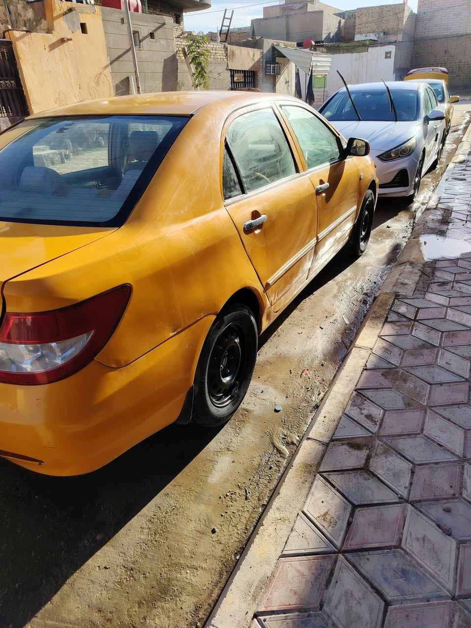 سلام عليكم بيوايدي مديل 2011 للبيع حداديه كهربائيات مكينه كير شرط مكنه مستيبوشي سنويه لل٢٧ مصفره هيئة وغرامات السعر ٤٤ وبيها مجال حق الجيه مكلف بلنشر رقم صاحب السياره ***********
